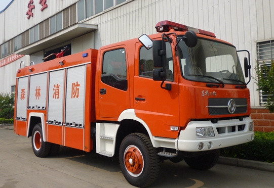 東風(fēng)6噸四驅(qū)越野森林消防車(chē)
