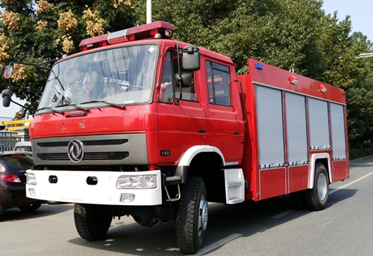 東風(fēng)四驅(qū)6噸森林消防水罐車(chē)