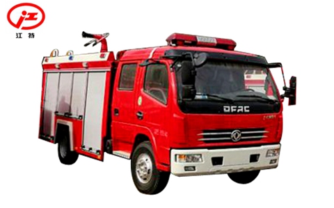 國(guó)五東風(fēng)多利卡3.5噸水罐消防車(chē)