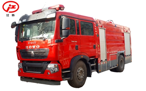 國(guó)五重汽T5G 8噸水罐消防車(chē)