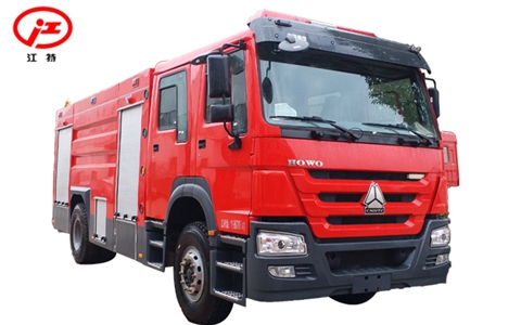 國(guó)五重汽消防車(chē) 豪沃8噸水罐消防車(chē)