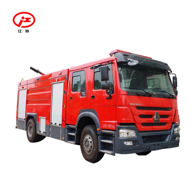 重汽豪沃8噸泡沫消防車(chē)