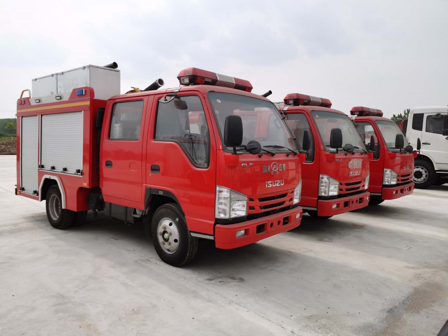 國六五十鈴2噸水罐消防車