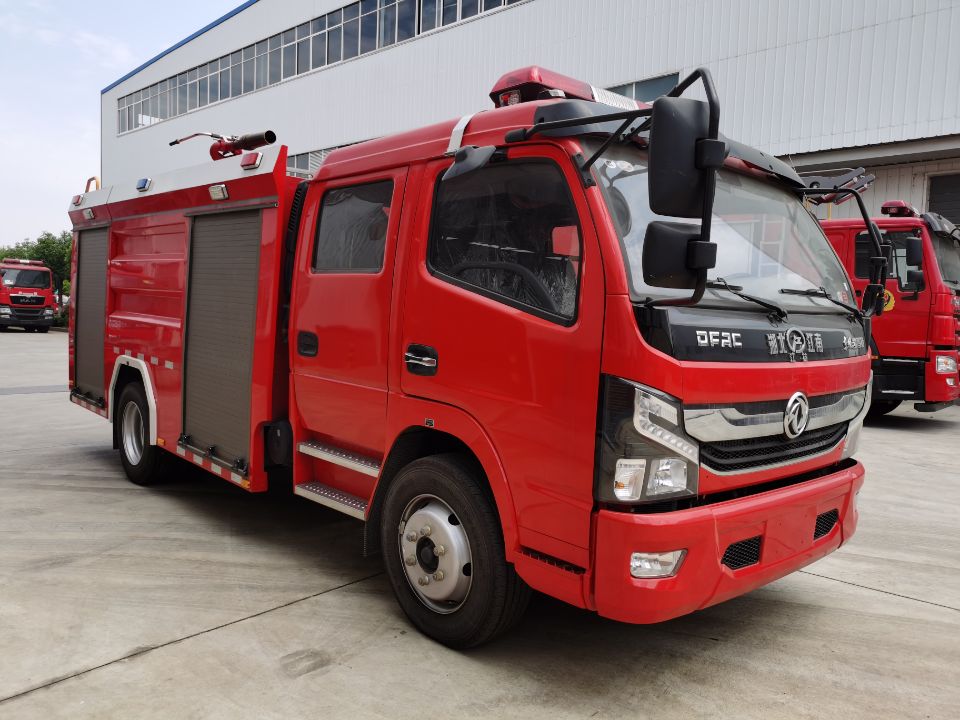國六東風(fēng)大多利卡5噸泡沫消防車