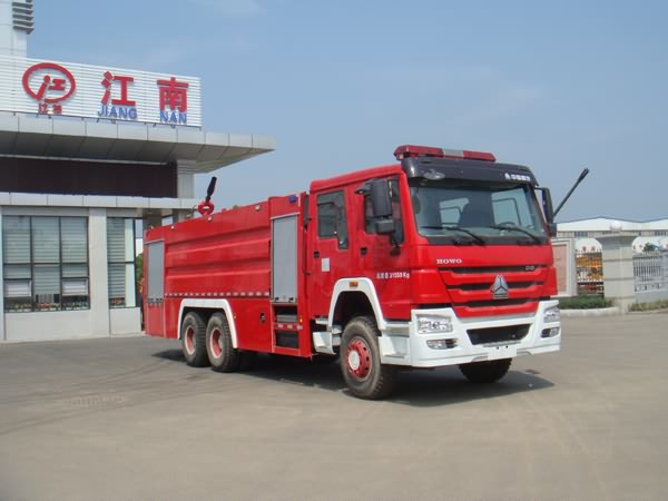 JDF5313GXFPM160型泡沫消防車(chē)