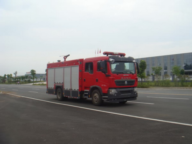 江特牌JDF5163GXFPM50型泡沫消防車
