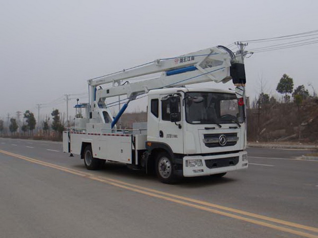 國(guó)五東風(fēng)D9 22米高空作業(yè)車