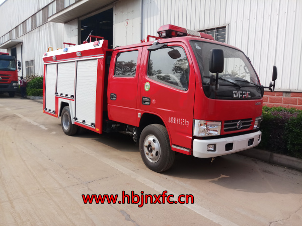 東風(fēng)3噸水罐消防車(1).jpg