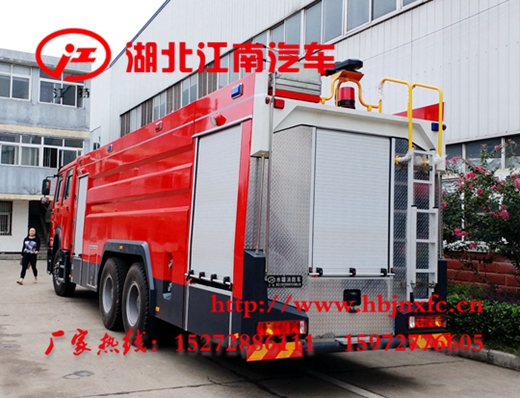 重汽豪沃16噸消防車 (15).jpg