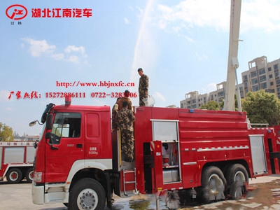25米高噴消防車2.jpg