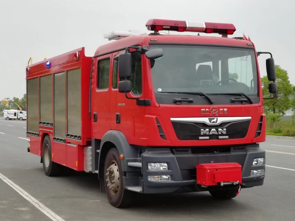 MAN 城市主戰(zhàn)消防車(chē)三.jpg